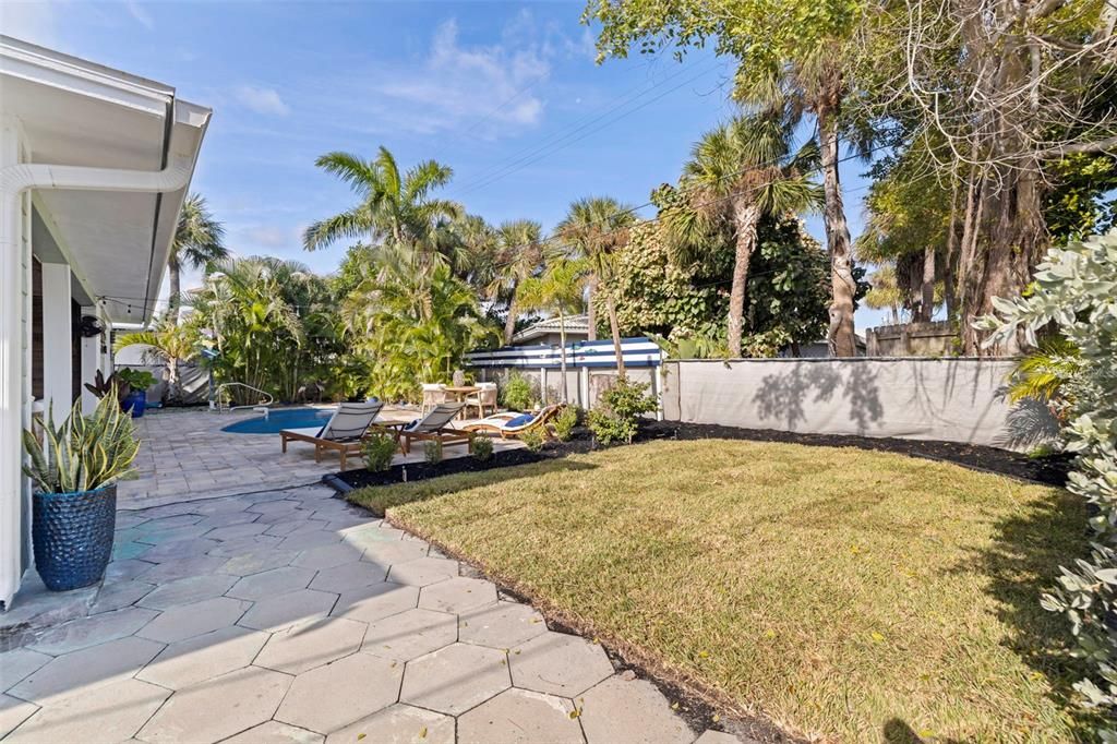 На продажу: $649,900 (2 спален, 2 ванн, 1229 Квадратных фут)