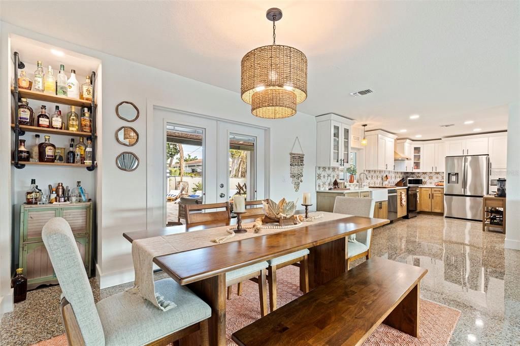 На продажу: $649,900 (2 спален, 2 ванн, 1229 Квадратных фут)