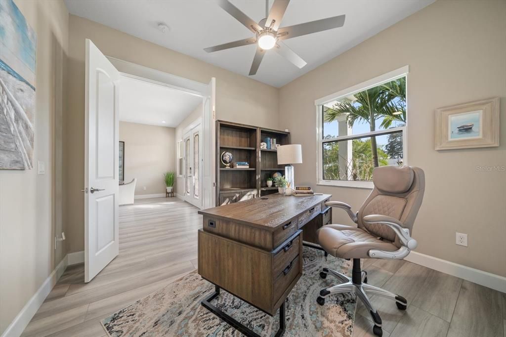 Activo con contrato: $1,390,000 (4 camas, 2 baños, 2607 Pies cuadrados)