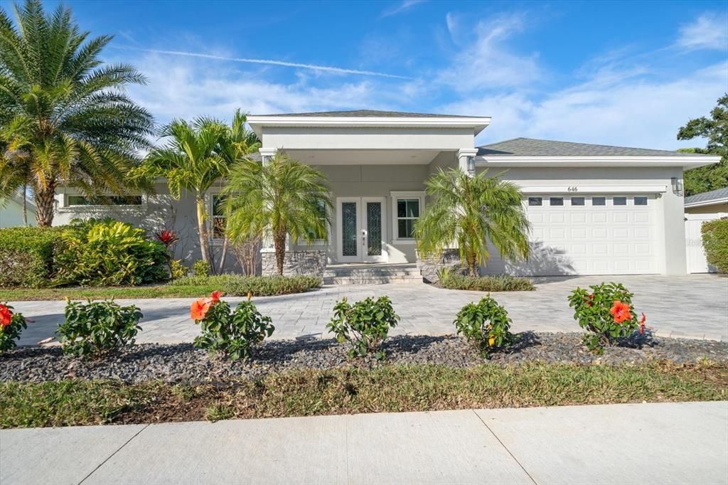 Activo con contrato: $1,390,000 (4 camas, 2 baños, 2607 Pies cuadrados)