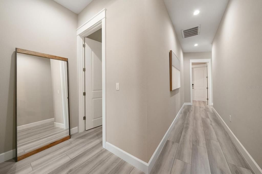 Activo con contrato: $1,390,000 (4 camas, 2 baños, 2607 Pies cuadrados)