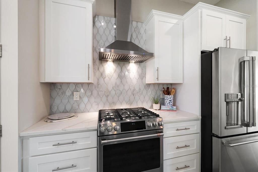 Activo con contrato: $1,390,000 (4 camas, 2 baños, 2607 Pies cuadrados)