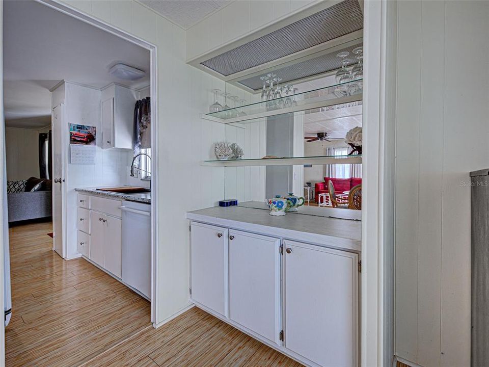 待售: $158,900 (2 贝兹, 2 浴室, 1055 平方英尺)