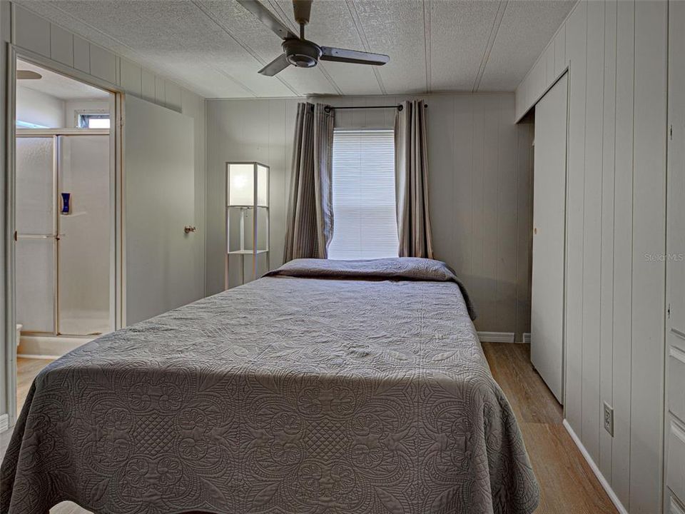 待售: $158,900 (2 贝兹, 2 浴室, 1055 平方英尺)