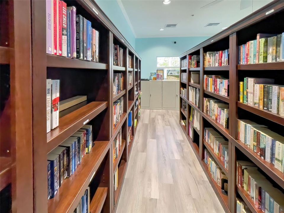 待售: $158,900 (2 贝兹, 2 浴室, 1055 平方英尺)