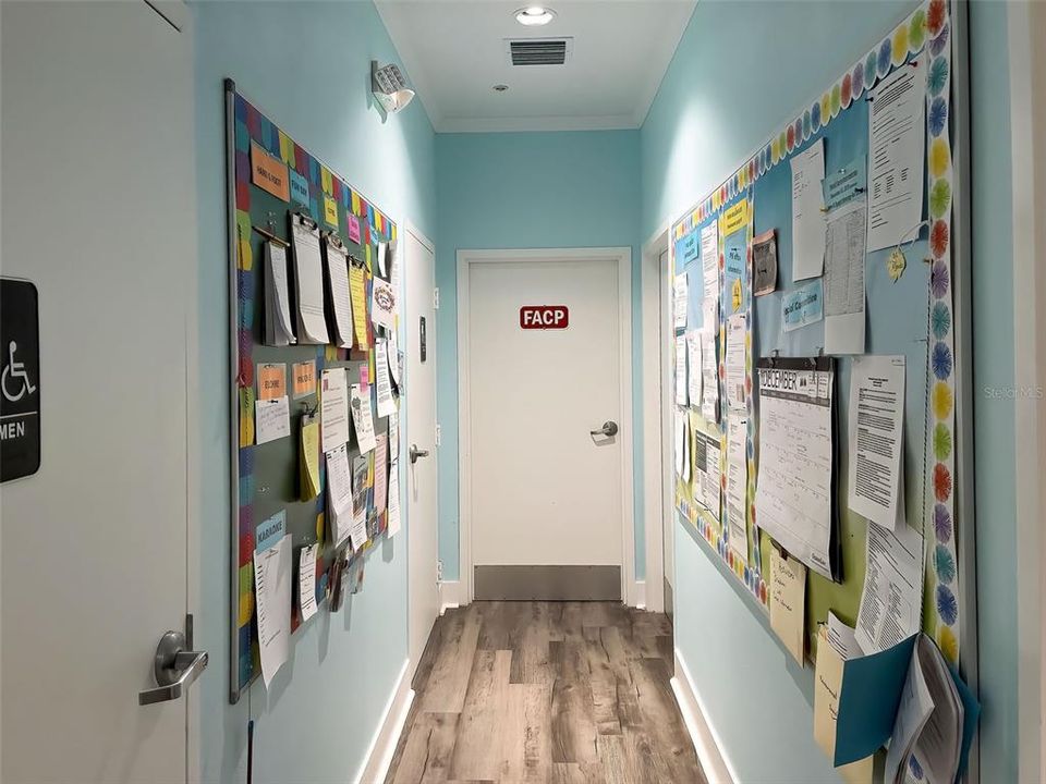 待售: $158,900 (2 贝兹, 2 浴室, 1055 平方英尺)