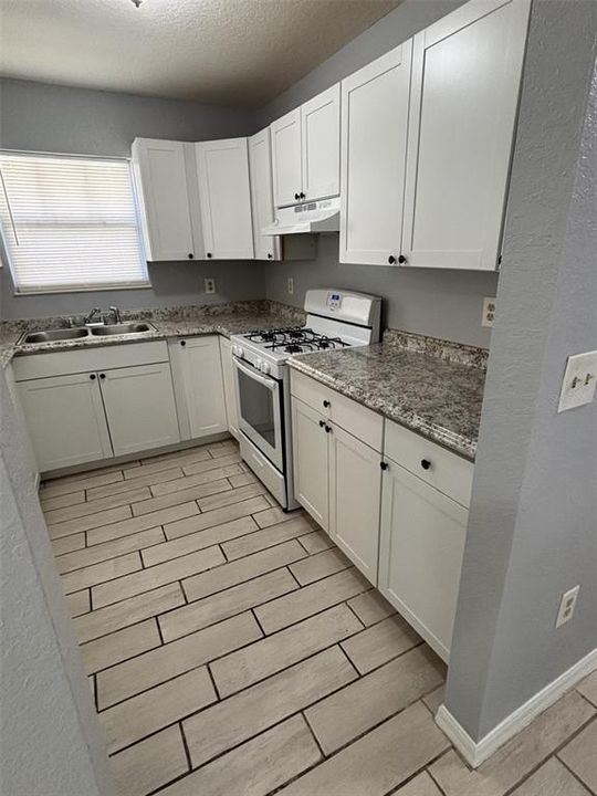 For Sale: $169,900 (3 beds, 2 baths, 1000 Square Feet)