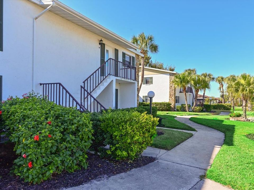 На продажу: $174,900 (2 спален, 2 ванн, 1447 Квадратных фут)