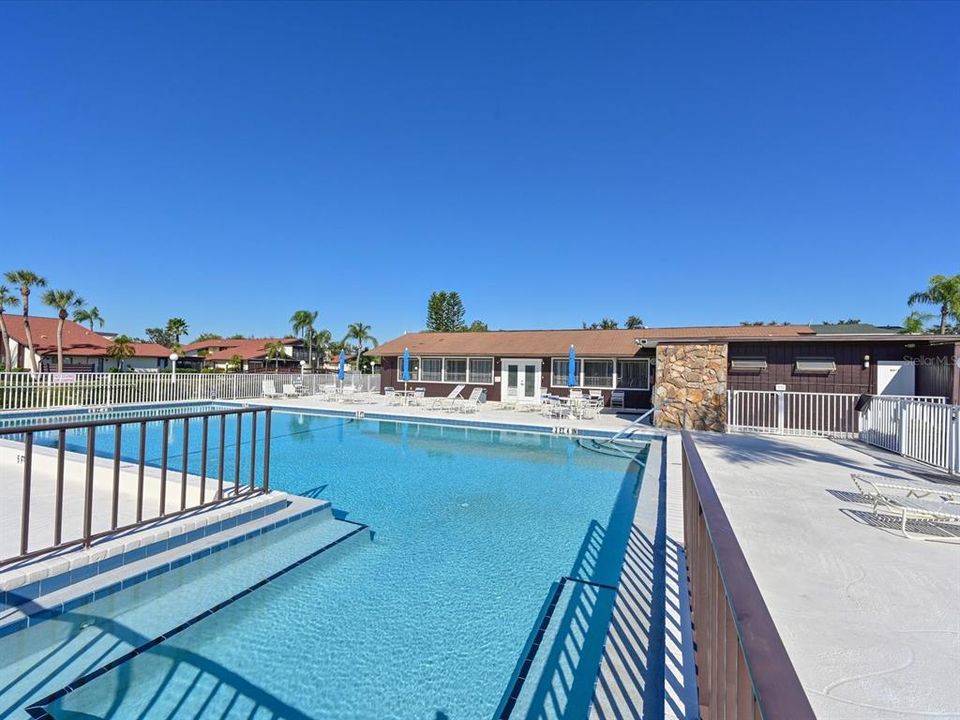 На продажу: $174,900 (2 спален, 2 ванн, 1447 Квадратных фут)