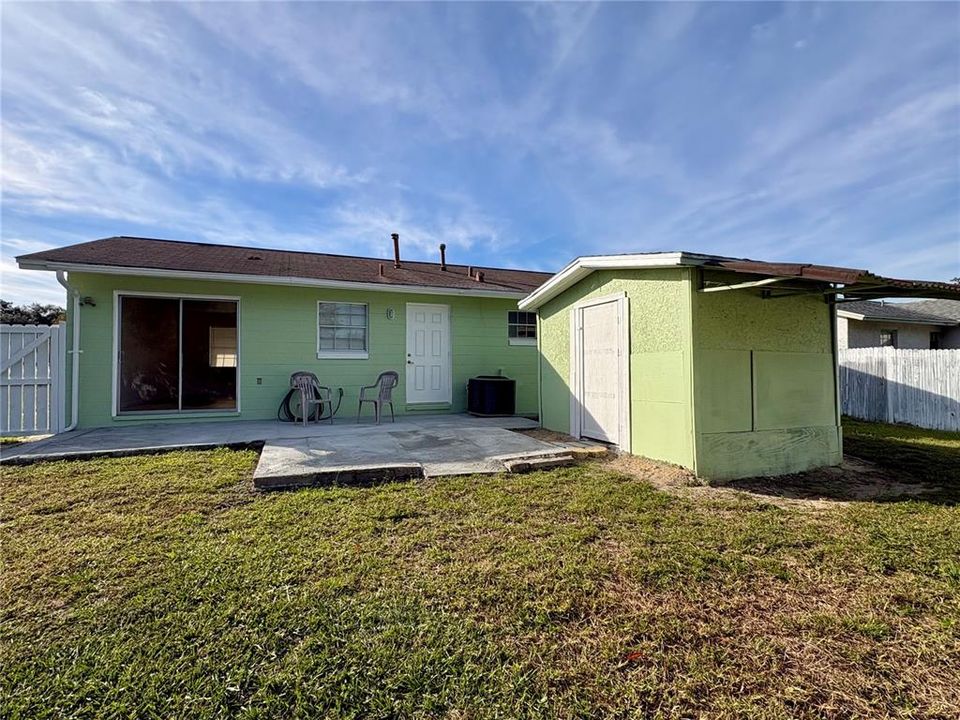 合同活跃: $184,900 (3 贝兹, 1 浴室, 966 平方英尺)