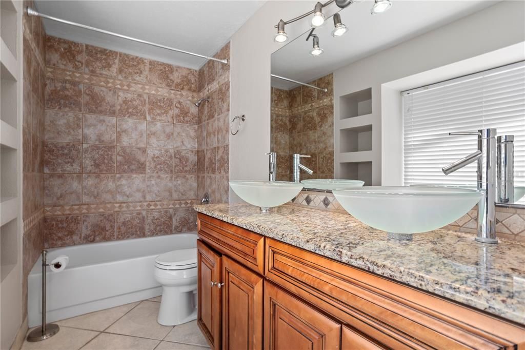 For Sale: $525,000 (4 beds, 2 baths, 1842 Square Feet)