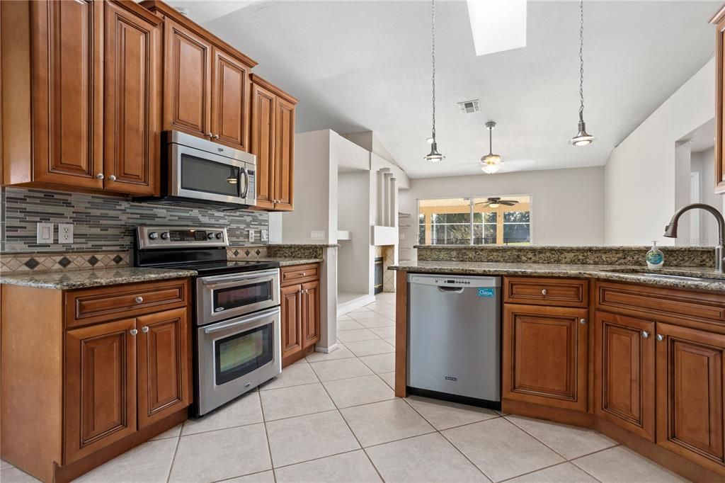 For Sale: $525,000 (4 beds, 2 baths, 1842 Square Feet)