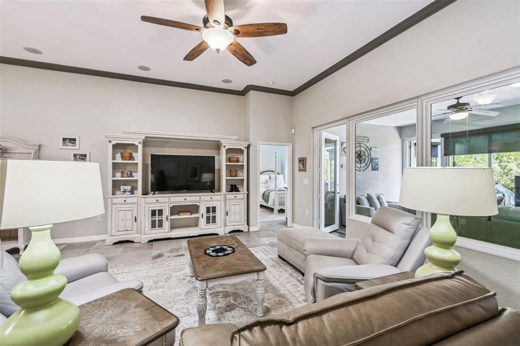 На продажу: $489,000 (2 спален, 2 ванн, 2184 Квадратных фут)