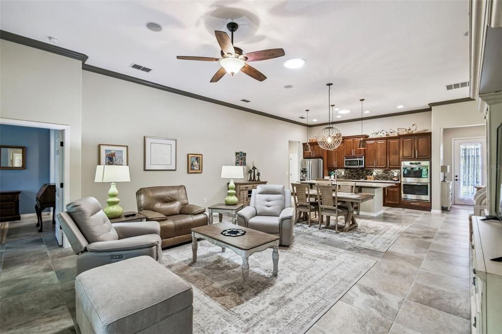 На продажу: $489,000 (2 спален, 2 ванн, 2184 Квадратных фут)