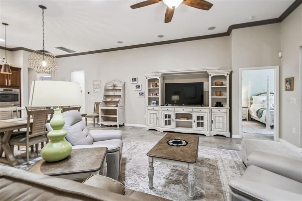 На продажу: $489,000 (2 спален, 2 ванн, 2184 Квадратных фут)