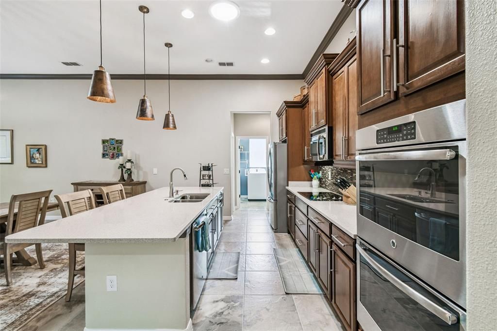 На продажу: $489,000 (2 спален, 2 ванн, 2184 Квадратных фут)