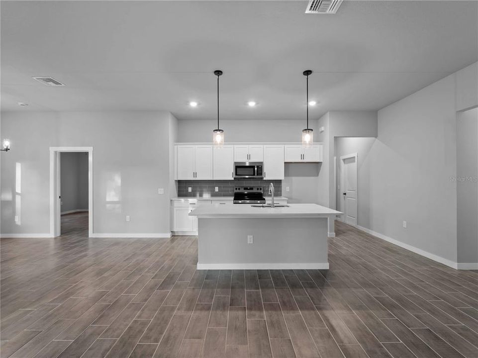 Active With Contract: $344,999 (4 beds, 2 baths, 1710 Square Feet)