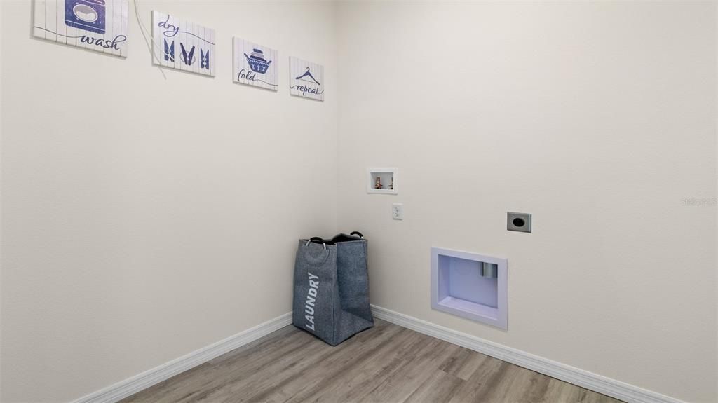 Active With Contract: $374,990 (4 beds, 2 baths, 2034 Square Feet)