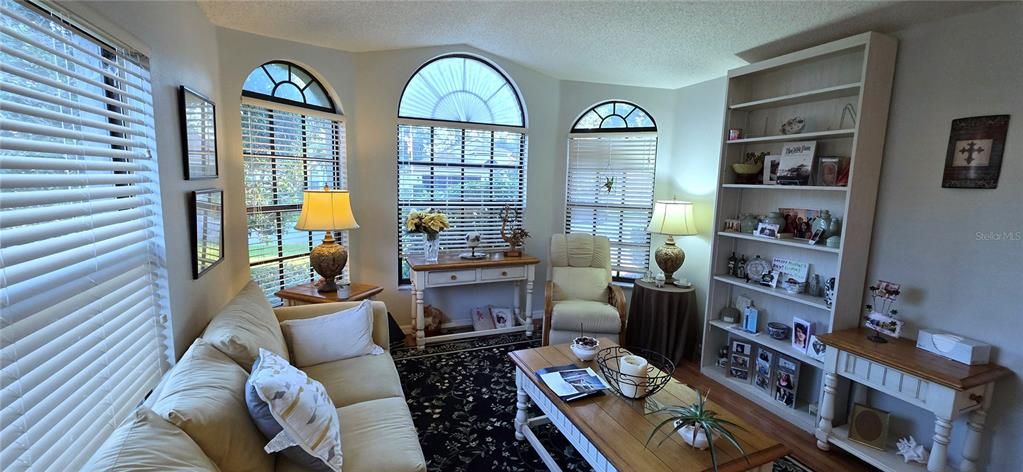 待售: $315,000 (3 贝兹, 2 浴室, 1970 平方英尺)