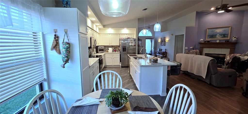 待售: $315,000 (3 贝兹, 2 浴室, 1970 平方英尺)