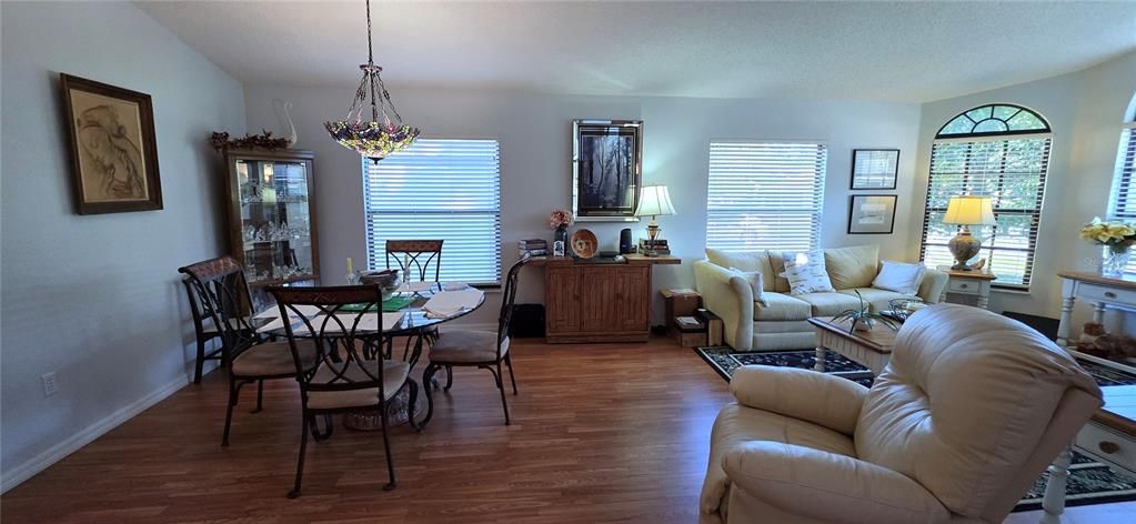 待售: $315,000 (3 贝兹, 2 浴室, 1970 平方英尺)