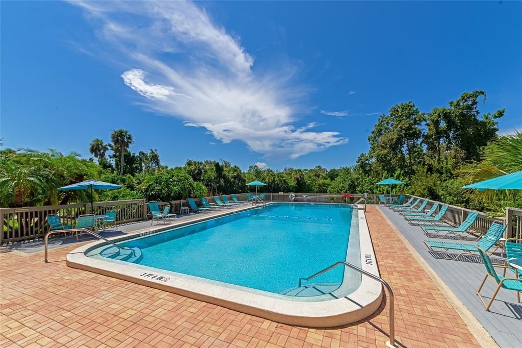 На продажу: $269,900 (2 спален, 2 ванн, 1325 Квадратных фут)