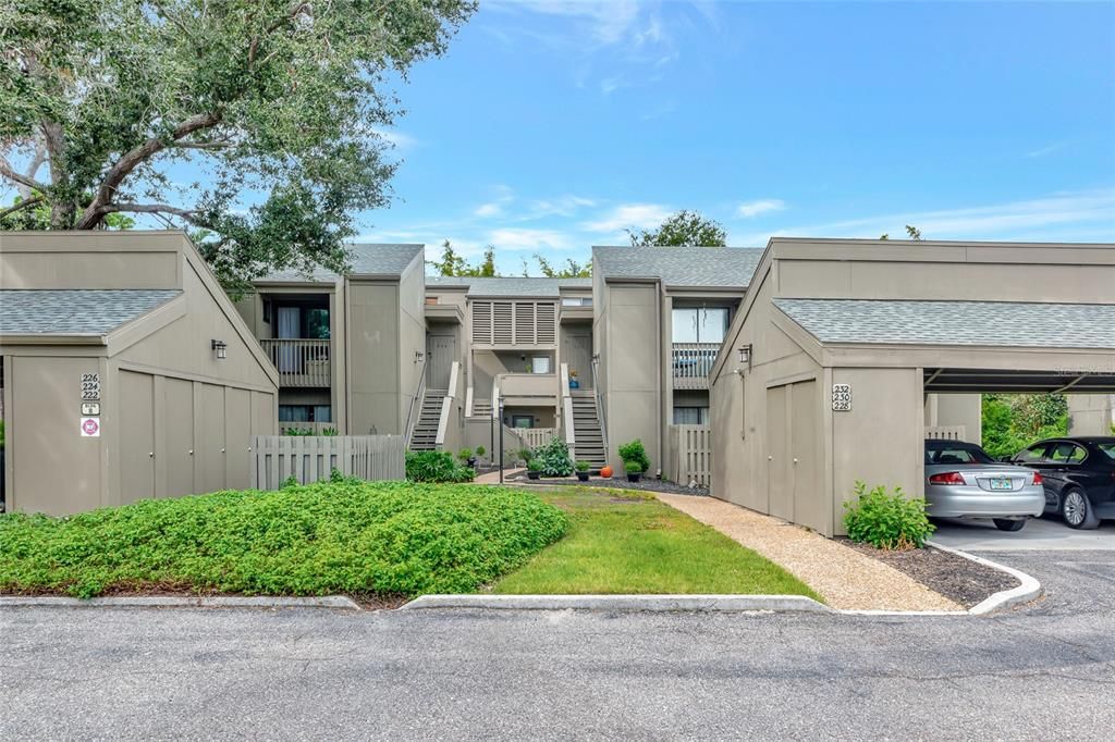 На продажу: $269,900 (2 спален, 2 ванн, 1325 Квадратных фут)