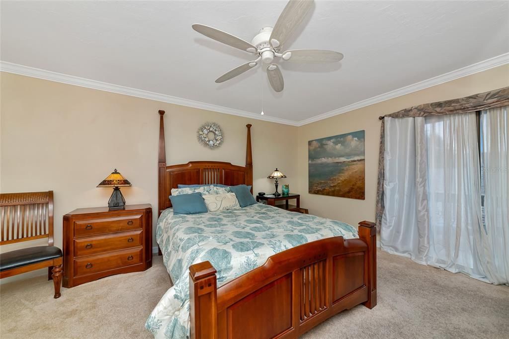 На продажу: $269,900 (2 спален, 2 ванн, 1325 Квадратных фут)