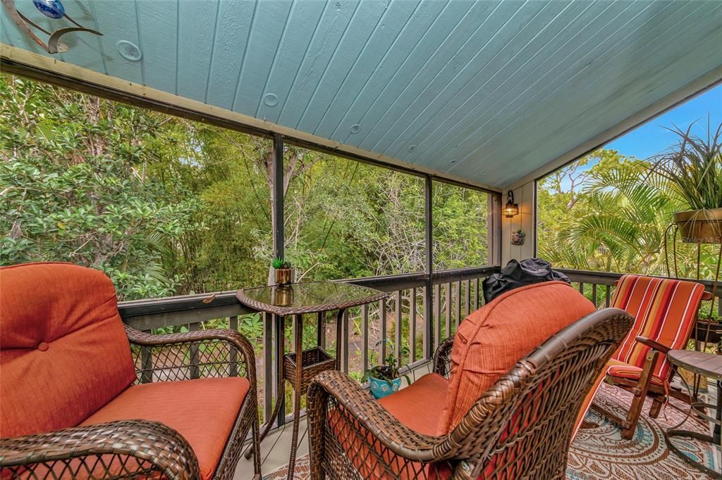 На продажу: $269,900 (2 спален, 2 ванн, 1325 Квадратных фут)