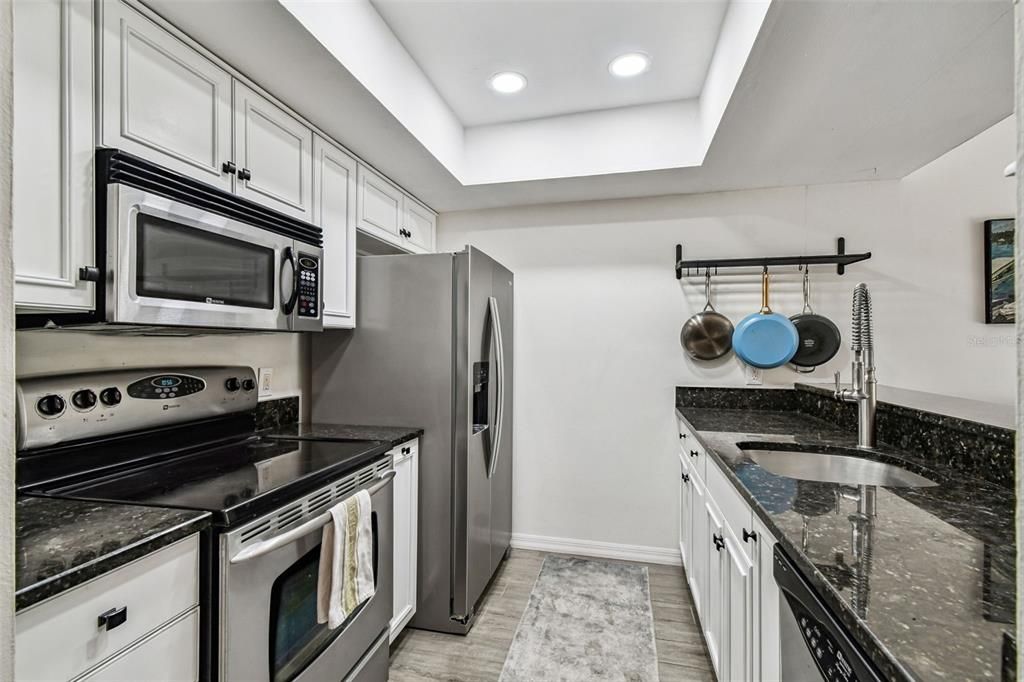 Под контрактом: $499,500 (2 спален, 2 ванн, 1413 Квадратных фут)