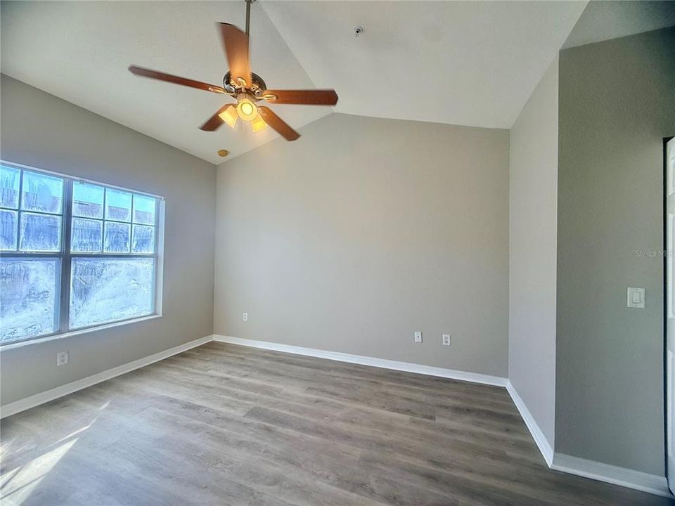 出租: $2,150 (2 贝兹, 2 浴室, 1250 平方英尺)