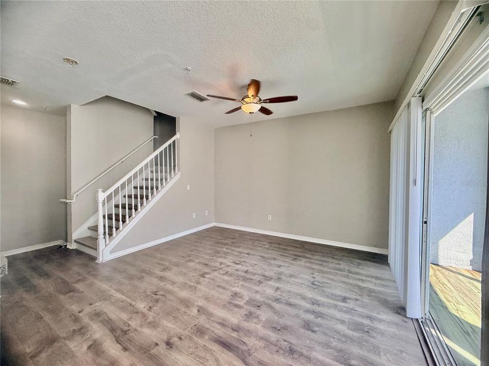 出租: $2,150 (2 贝兹, 2 浴室, 1250 平方英尺)