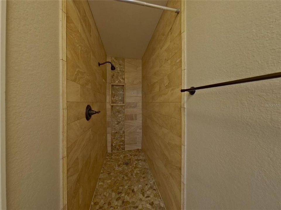 For Rent: $2,179 (4 beds, 2 baths, 1629 Square Feet)