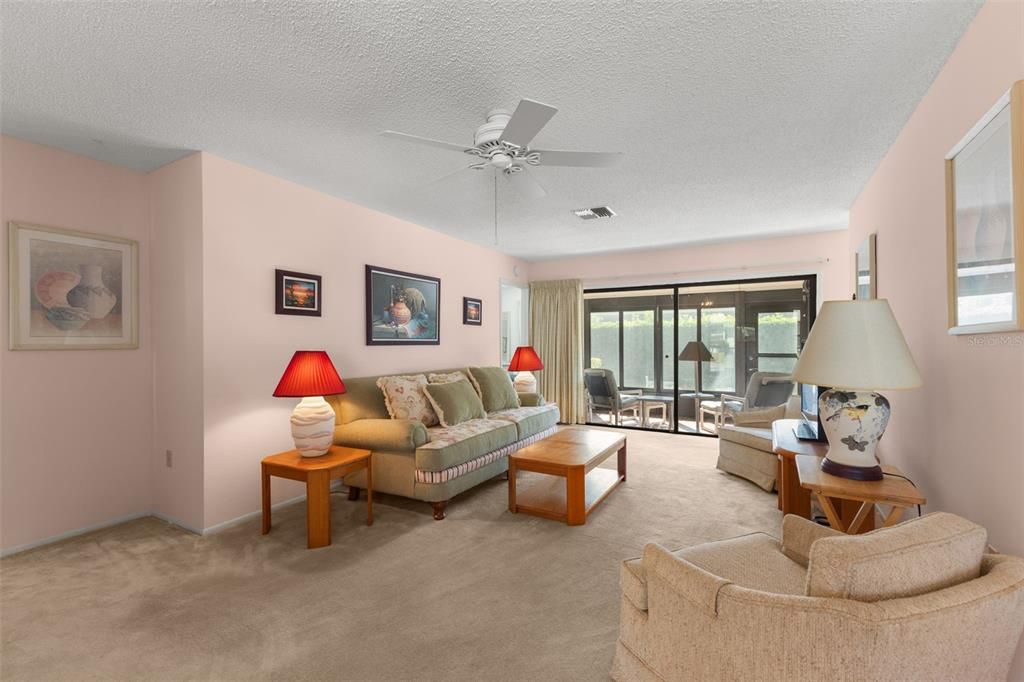 For Sale: $204,900 (2 beds, 2 baths, 1515 Square Feet)