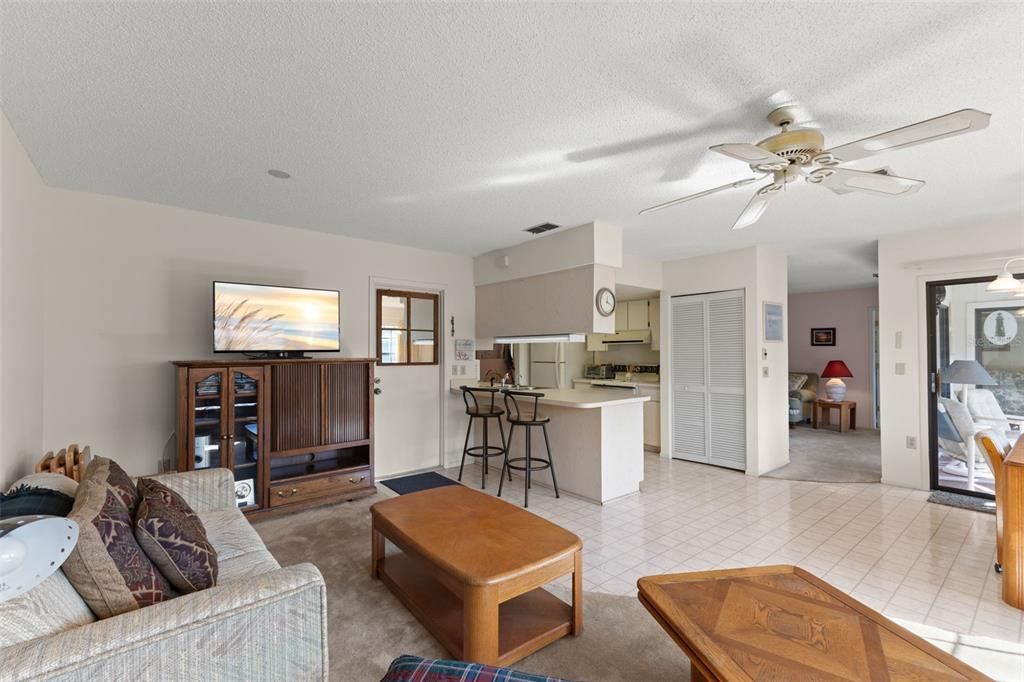 For Sale: $204,900 (2 beds, 2 baths, 1515 Square Feet)