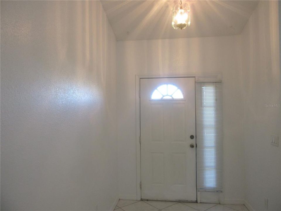 For Rent: $1,650 (3 beds, 2 baths, 1694 Square Feet)