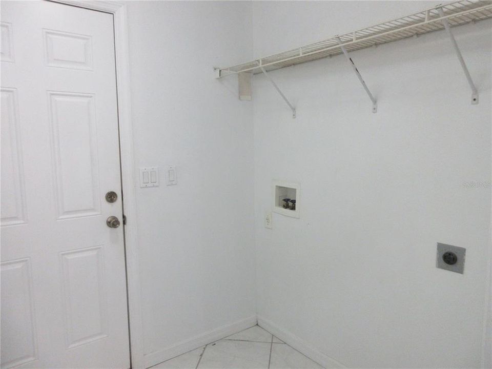 For Rent: $1,650 (3 beds, 2 baths, 1694 Square Feet)