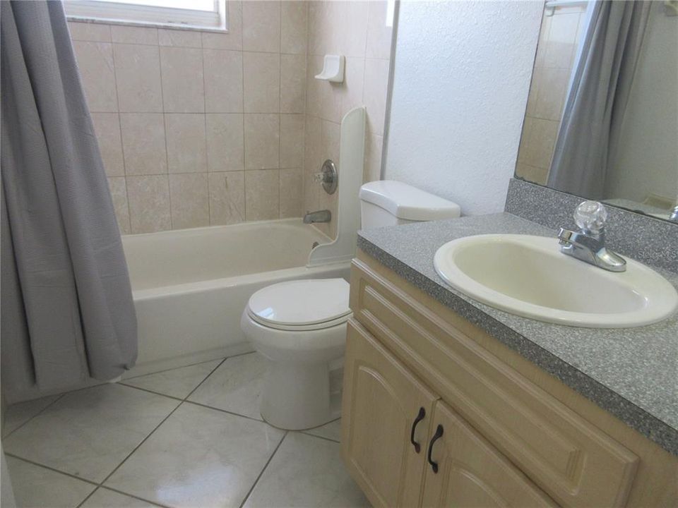 For Rent: $1,650 (3 beds, 2 baths, 1694 Square Feet)