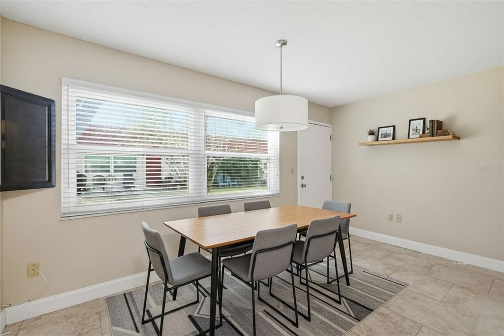 For Sale: $154,900 (2 beds, 2 baths, 1260 Square Feet)