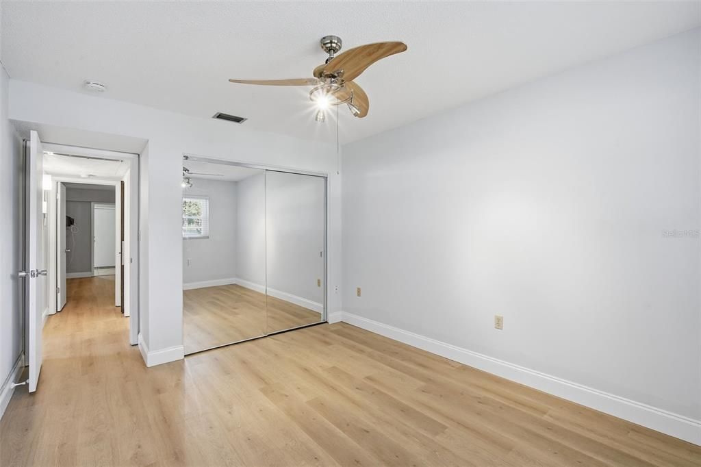 For Sale: $154,900 (2 beds, 2 baths, 1260 Square Feet)