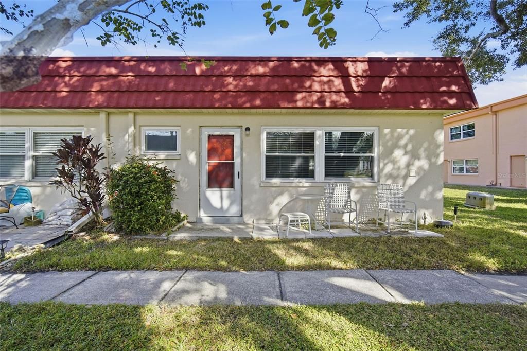 For Sale: $154,900 (2 beds, 2 baths, 1260 Square Feet)