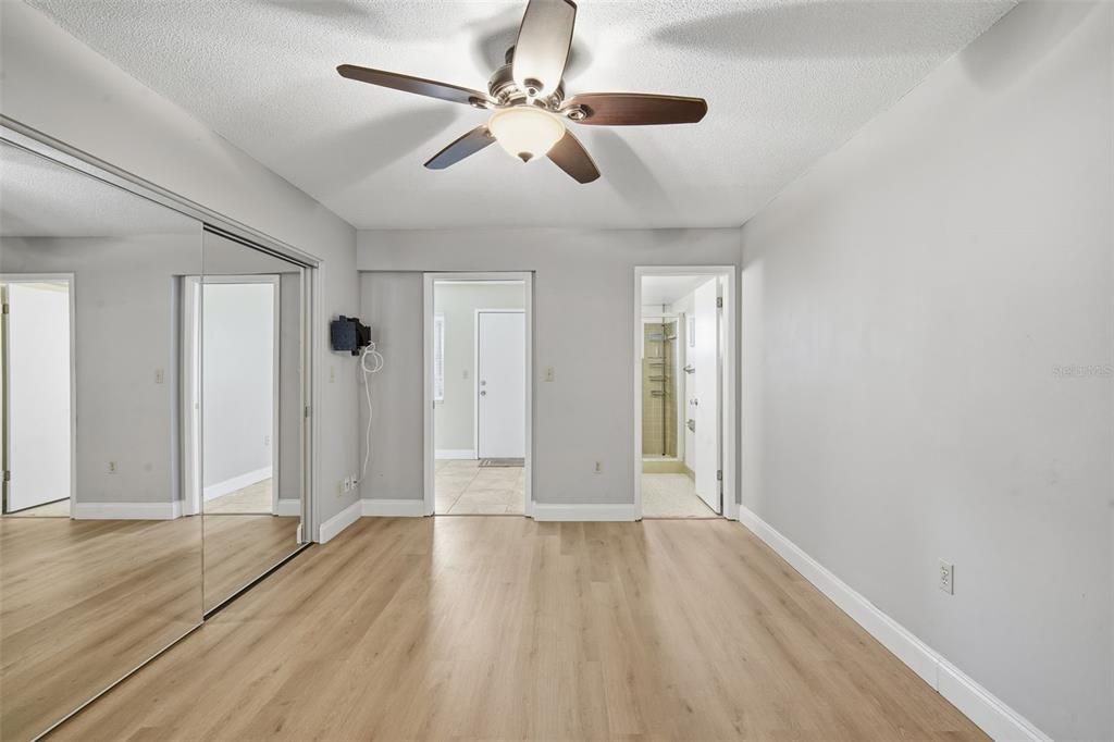 For Sale: $154,900 (2 beds, 2 baths, 1260 Square Feet)