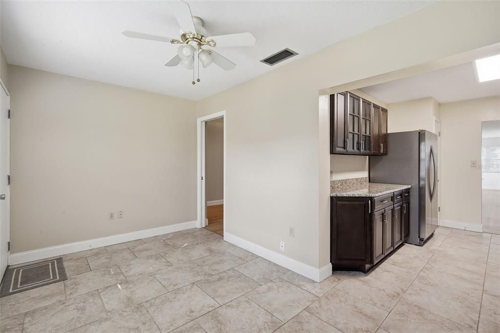 For Sale: $154,900 (2 beds, 2 baths, 1260 Square Feet)