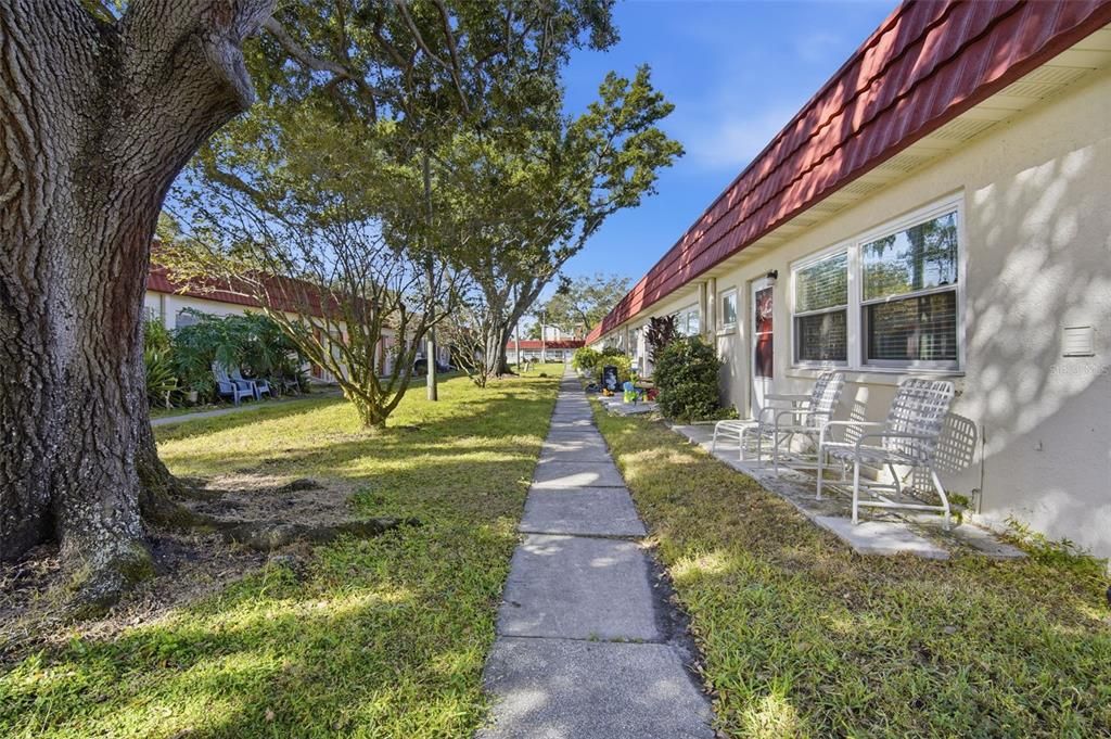 For Sale: $154,900 (2 beds, 2 baths, 1260 Square Feet)