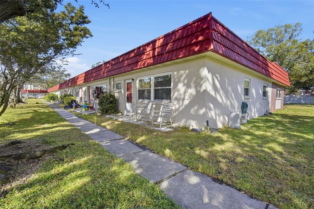 For Sale: $154,900 (2 beds, 2 baths, 1260 Square Feet)