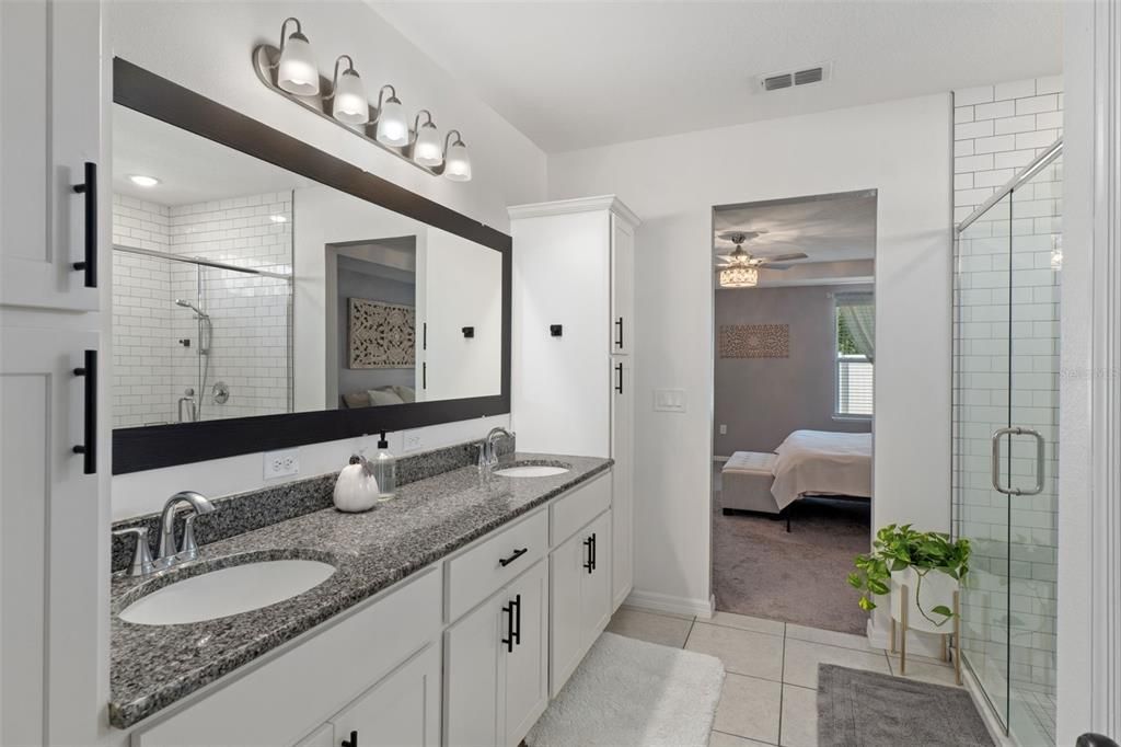 待售: $450,000 (4 贝兹, 3 浴室, 2438 平方英尺)