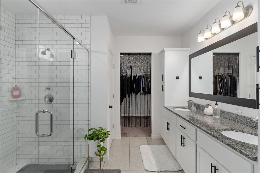 待售: $450,000 (4 贝兹, 3 浴室, 2438 平方英尺)