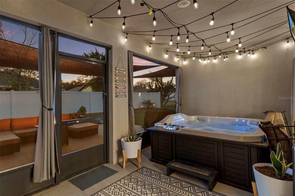 待售: $450,000 (4 贝兹, 3 浴室, 2438 平方英尺)