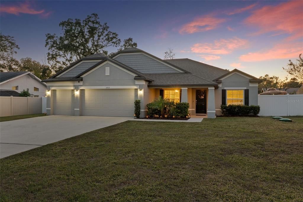 待售: $450,000 (4 贝兹, 3 浴室, 2438 平方英尺)