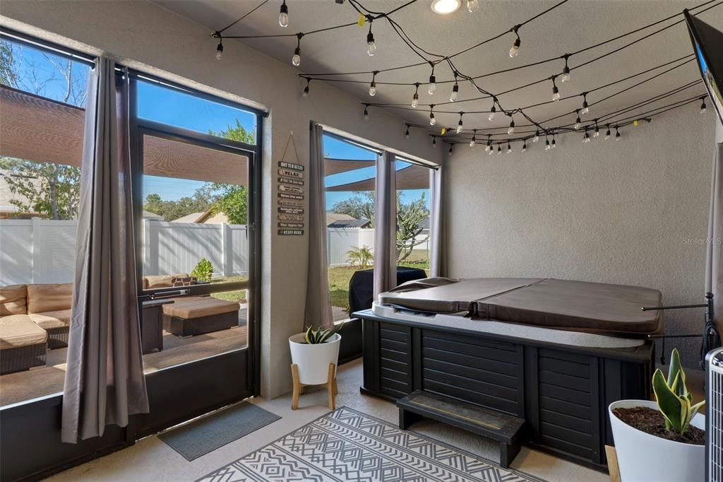 待售: $450,000 (4 贝兹, 3 浴室, 2438 平方英尺)